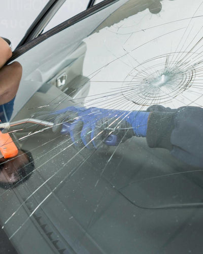 windshield chip repair in Pasadena, CA