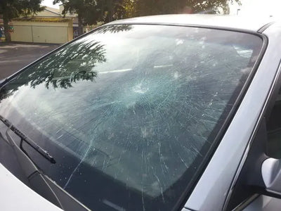 cracked windshield repair in Pasadena, CA.