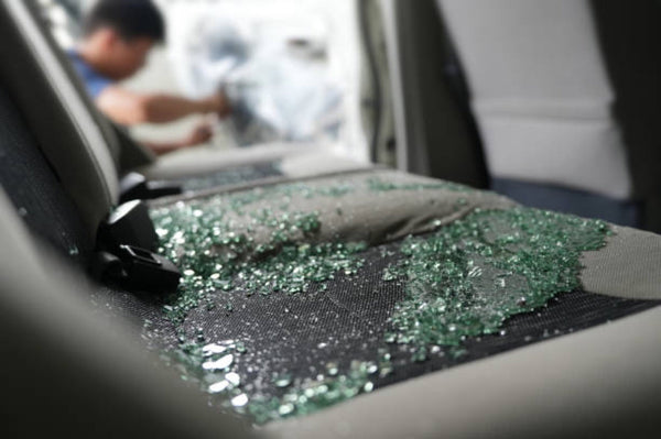 Auto Glass Repair Pasadena service in action